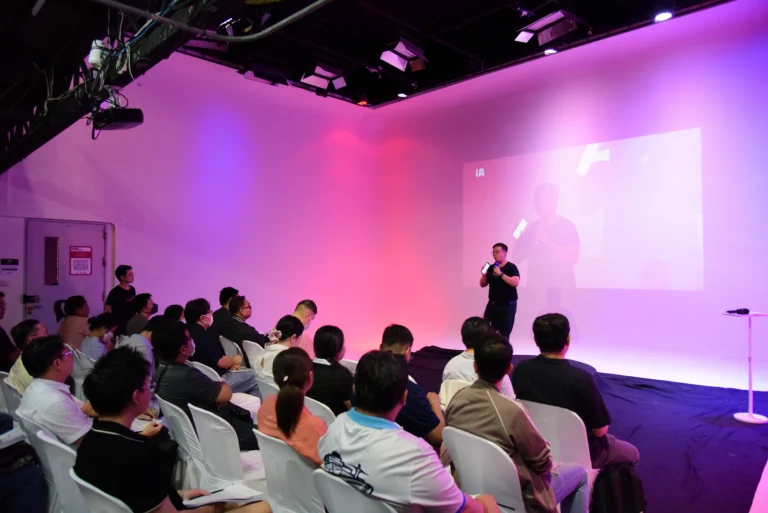 ภาพพิธีกร bazi command